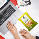 Quaker Rice Crisps with Apple Cinnamon Flavour, 0.91 Oz Per Pack - Image 2